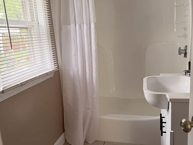 754 Greenville Ave — Photo 7