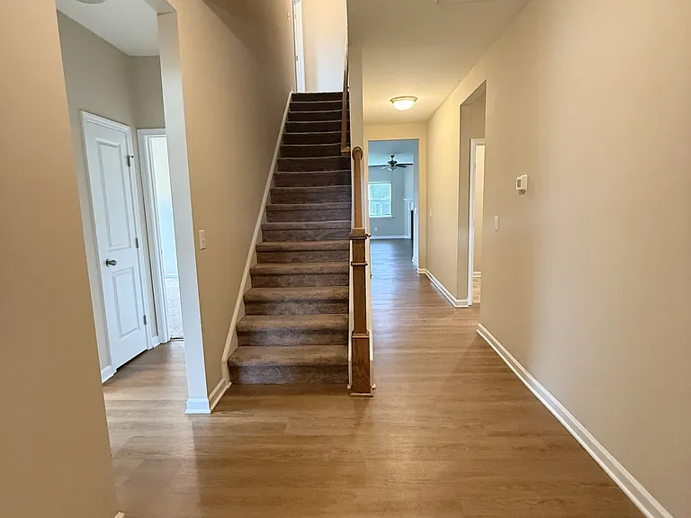 222 Skyway Dr — Photo 3