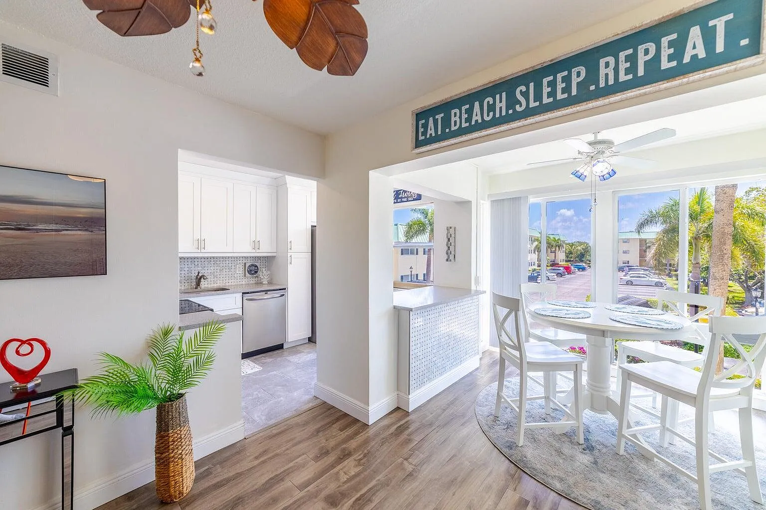 1 bed, 1.5 bath, 950 sqft, $2,200 — Photo 2