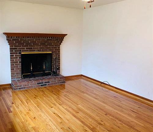 2nd image of 212 Anderson Dr