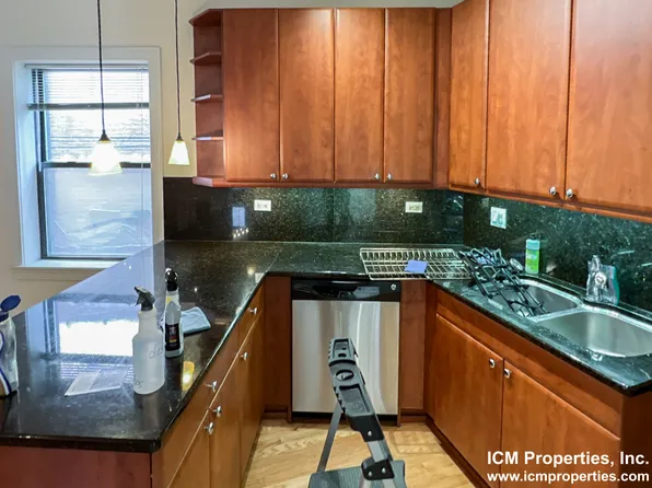 630 W Roscoe St APT 3N, Chicago, IL 60657