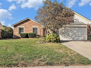 18359 Red Oaks Dr, Macomb, MI 48044