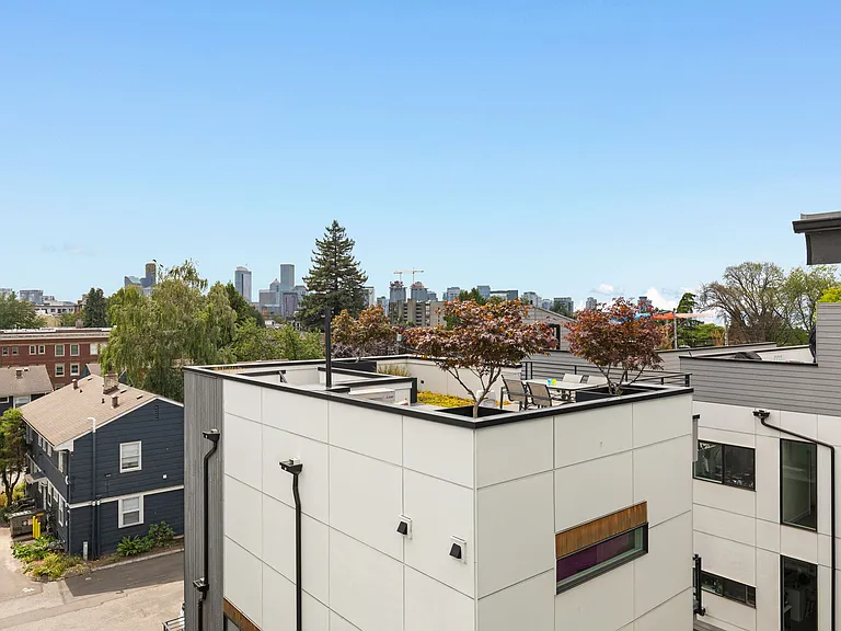 921 10th Ave E #B — Photo 27