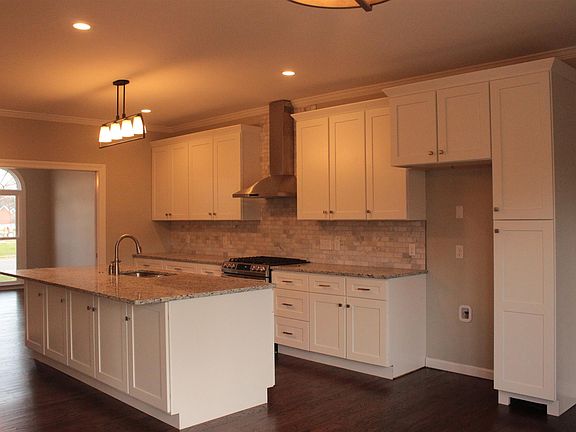 4th image of 3003 Newport Ct
