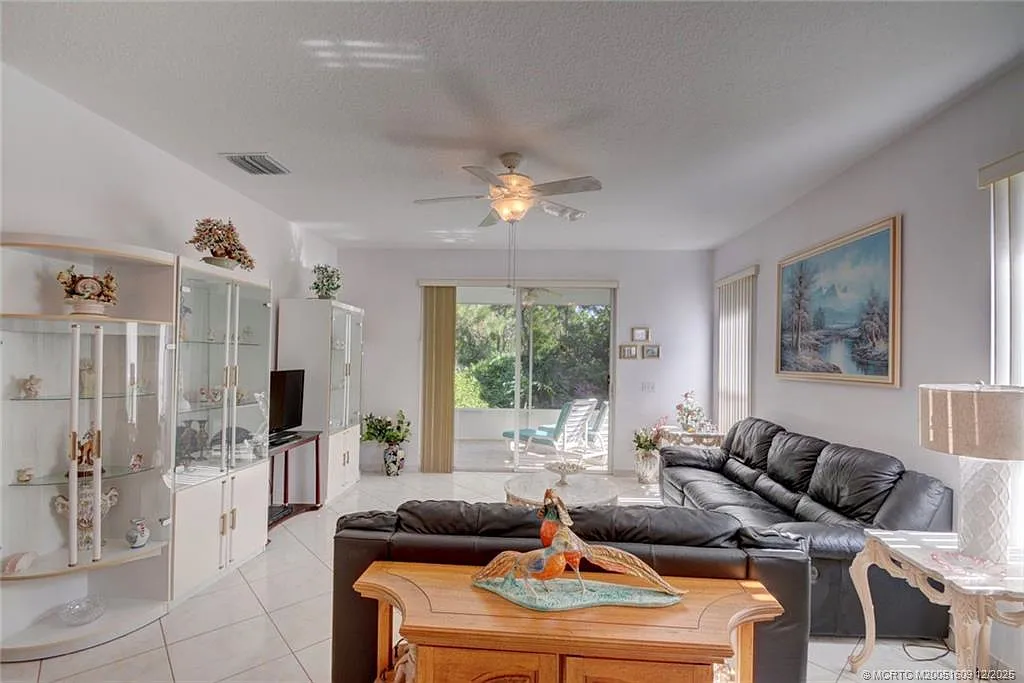 3 bed, 2.0 bath, 1541 sqft, $3,500 — Photo 4