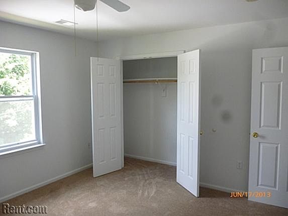 3rd image of 138 N 14th St #1
