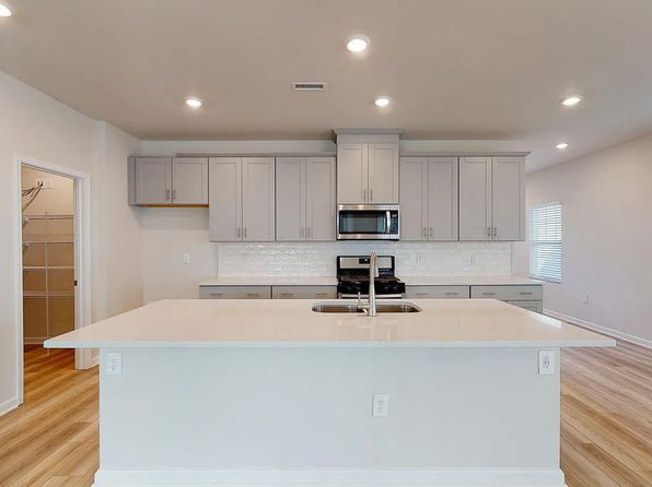 80 Anise Tree Way