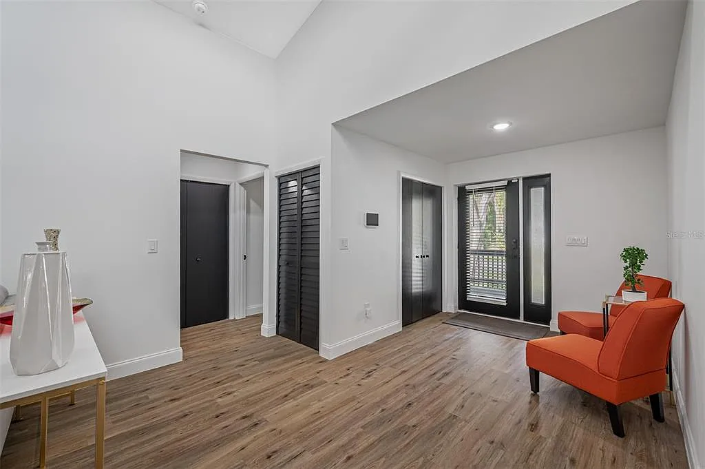 3 bed, 2.0 bath, 1611 sqft, $2,850 — Photo 3
