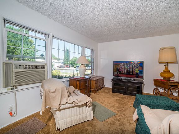 5th image of 7406 Penfield Ave