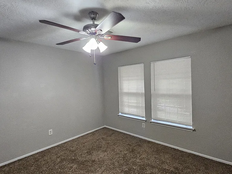 18015 Autumn Hills Dr — Photo 7