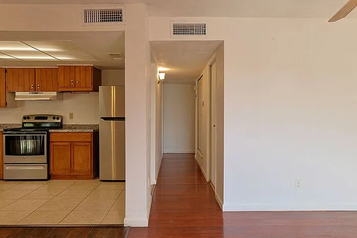 618 N Medford Dr — Photo 10