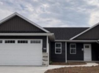 W7080 Jaclyn Ln, Greenville, WI 54942