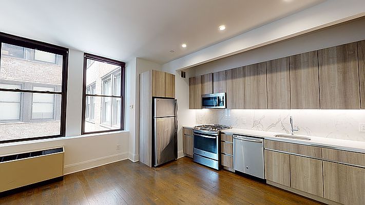 1st image of 15 Park Row APT 18G