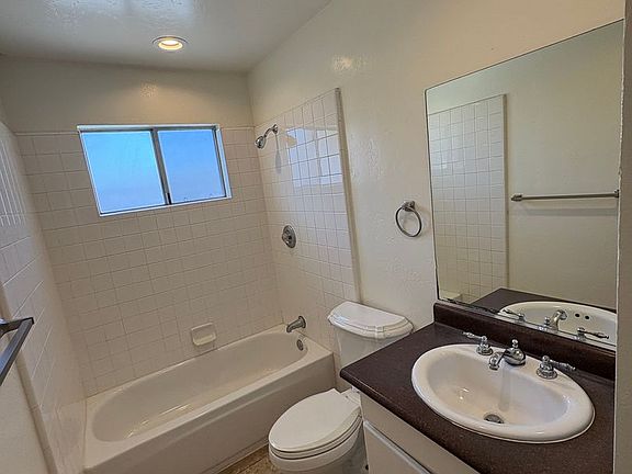 5th image of 3444 W Laurel Ave