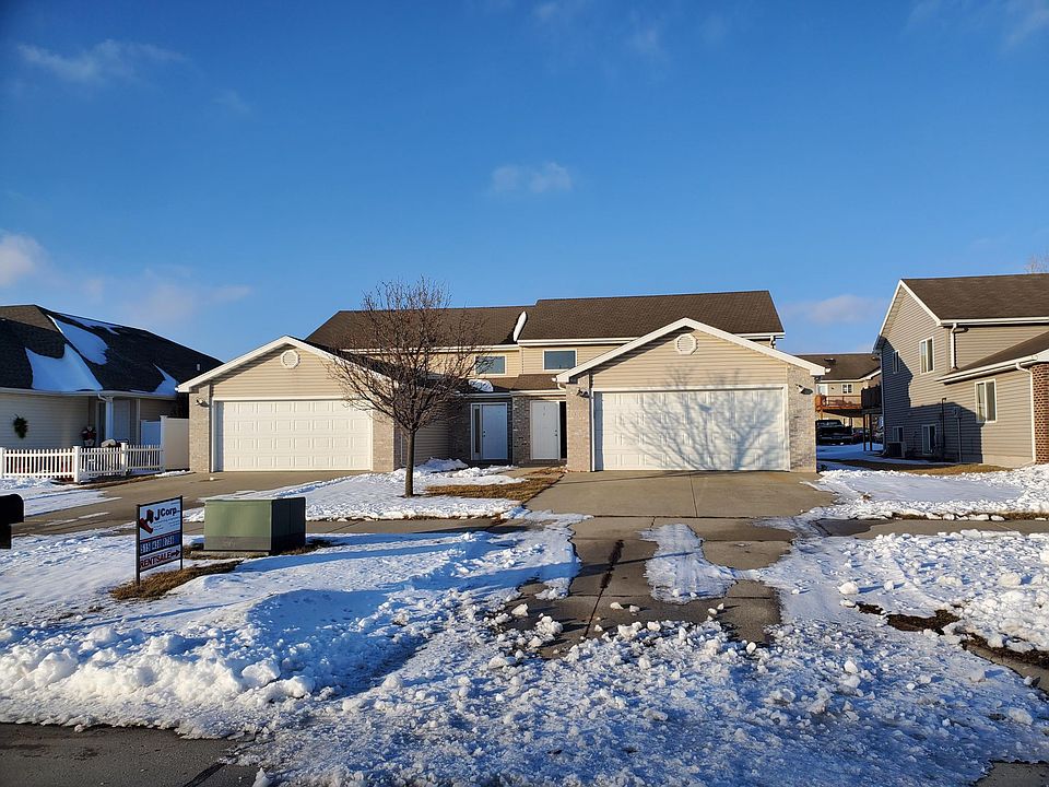 Split Foyer - Duplex Front