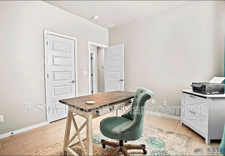 12612 Dorchester Ave — Photo 12