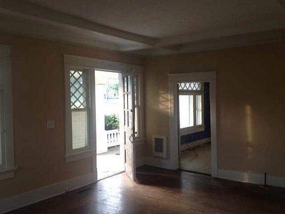 3rd image of 1911 S Virginia St