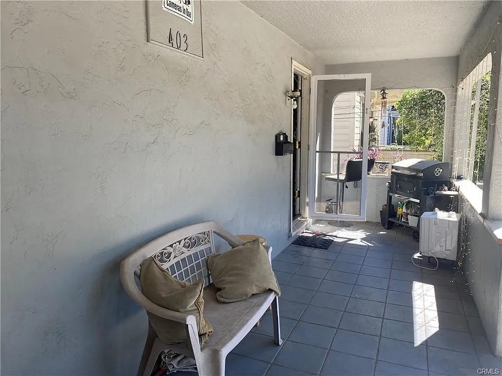 1 bed, 1098 sqft, $1,250 — Photo 3