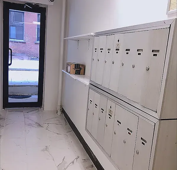 222 W 16th St #1S — Photo 8