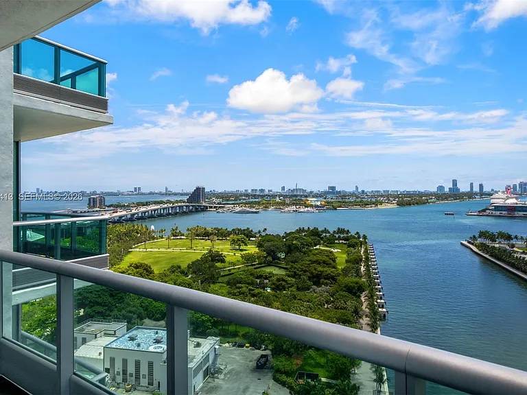 900 Biscayne Blvd — Photo 36