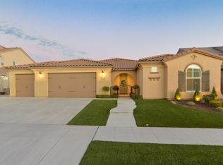 1327 N Twinberry Ave, Clovis, CA 93619