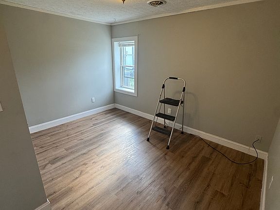 2nd image of 31 Solomon St
