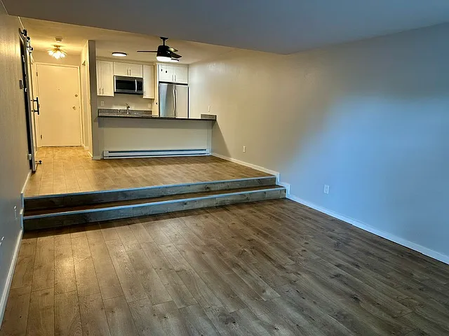 1 bed, 712 sqft, $2,450 — Photo 3