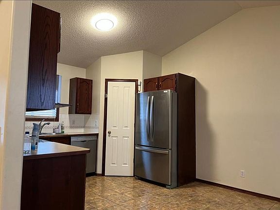 3rd image of 279 Coral Springs Cir NE