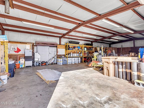 3rd image of 10281 3rd Ave
