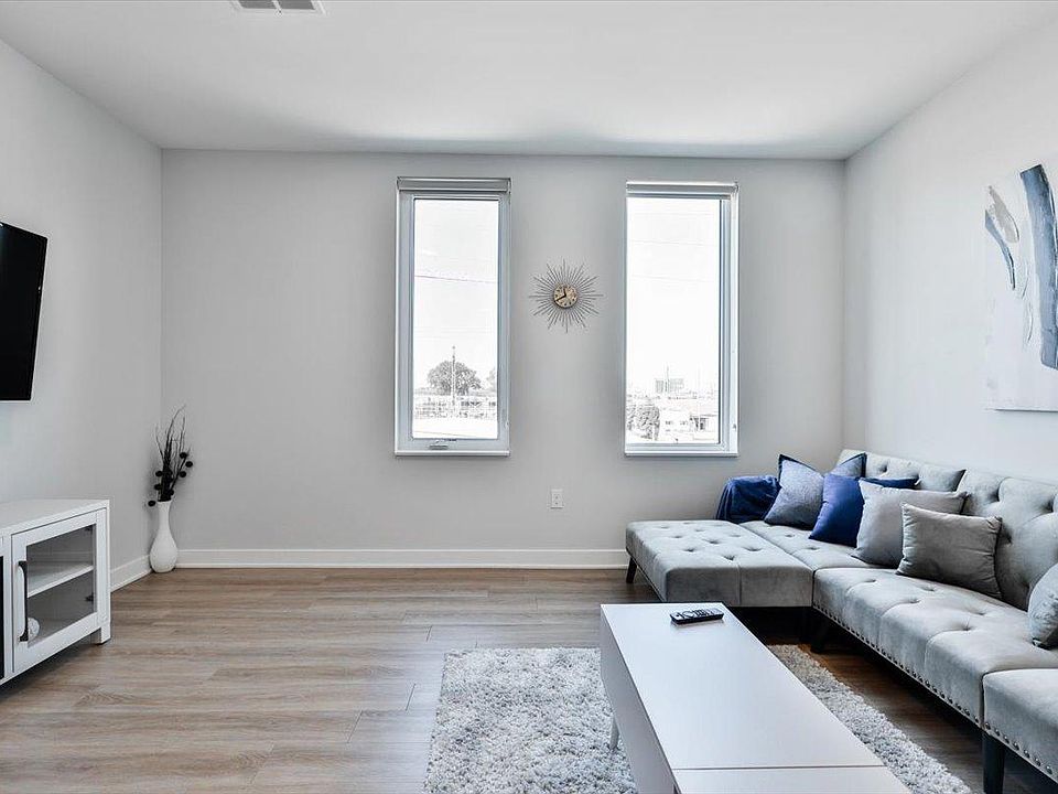 1st image of 812 S Theresa Ave #415