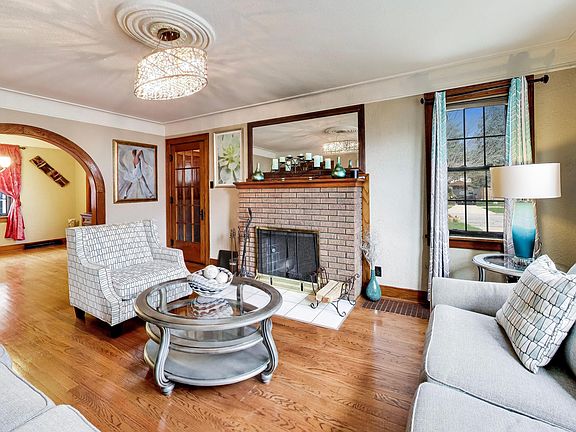 5th image of 7132 Olcott Ave