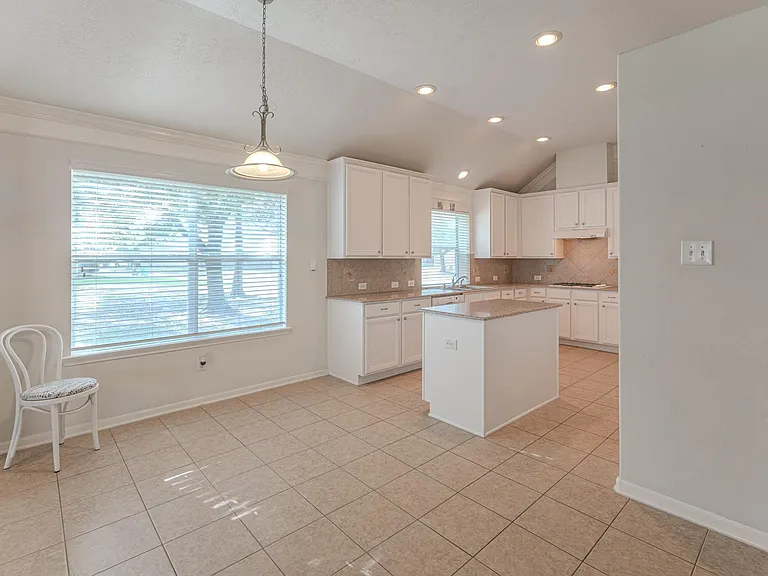 6618 Trenton Lake Ln — Photo 9