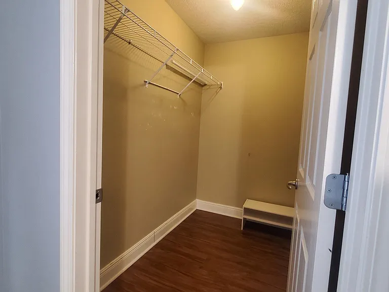 1720 Mignonette Ln #F — Photo 12