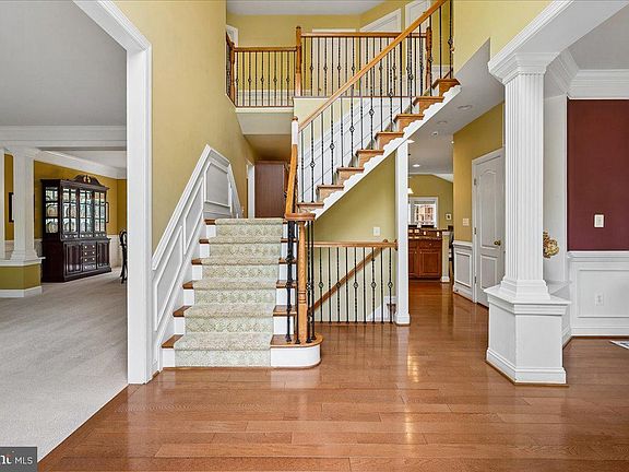 5th image of 5382 Macdonald Rd
