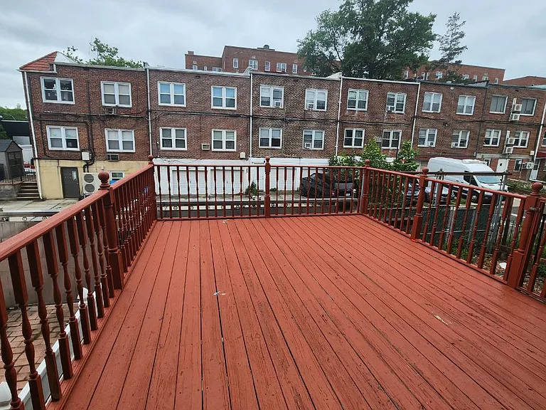 Burden Cres — Photo 12