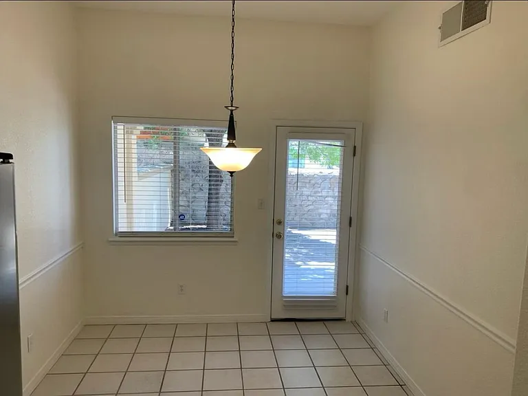 706 Indian Hollow Rd #B — Photo 8