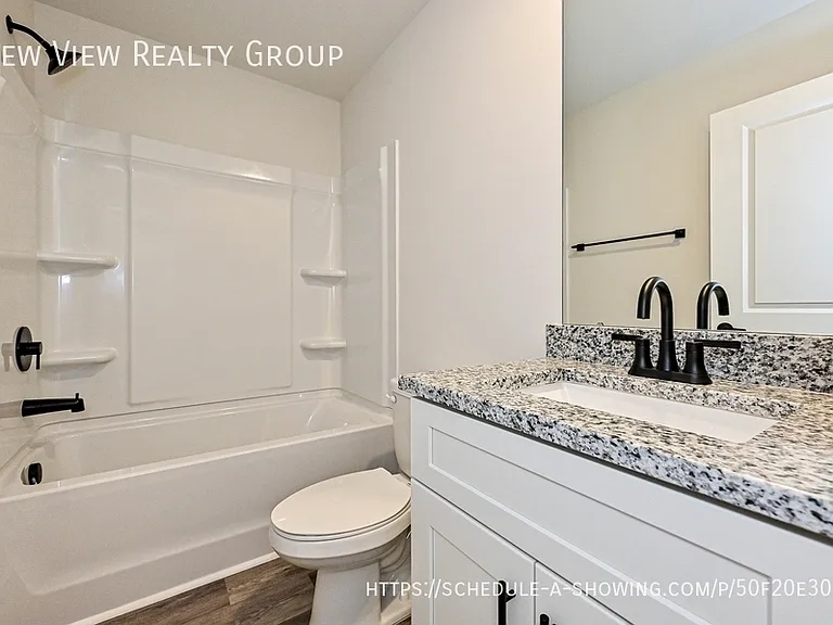 514 12th Ave NE — Photo 17
