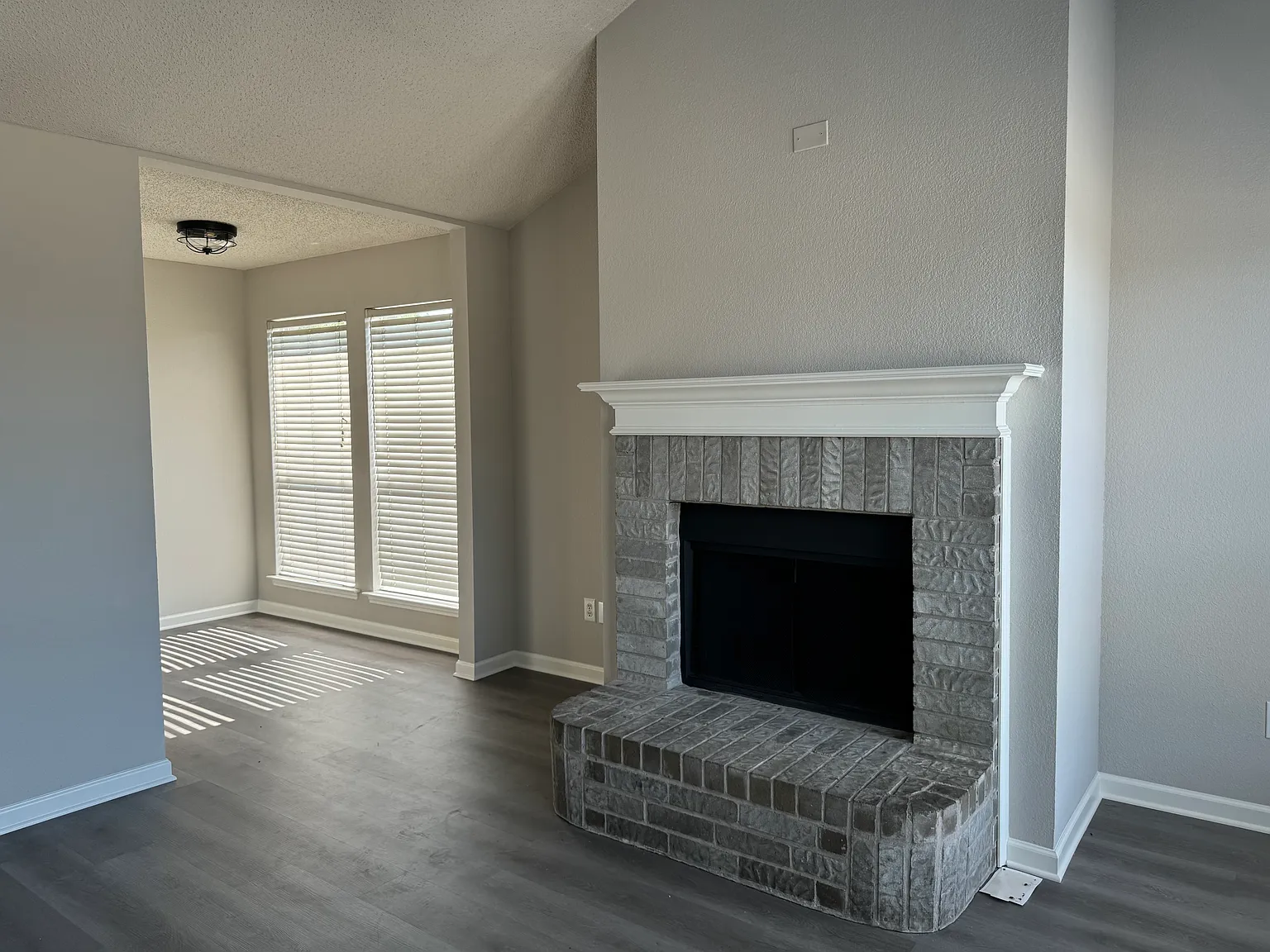 3 bed, 1153 sqft, $1,900 — Photo 4