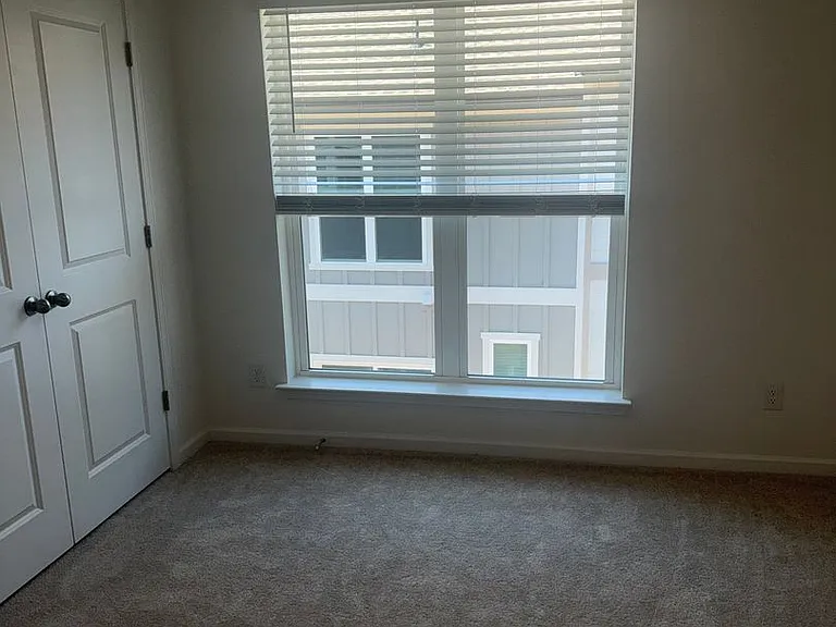 4162 Tillie Cir — Photo 10