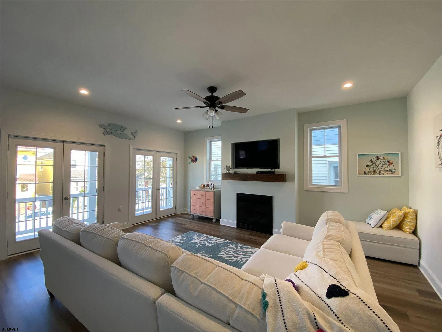 3 bed, 2.5 bath, $3,000 — Photo 4