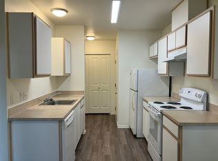 Two Bedroom Apartment, with New LVP Flooring, Salem, OR 97303