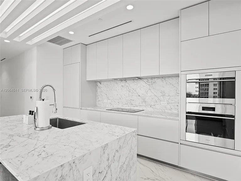 5775 Collins Ave #405 — Photo 6