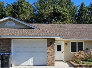 847 Highview Dr #B, New Richmond, WI 54017