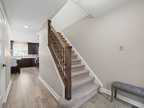 5th image of 43 Meredith Dr