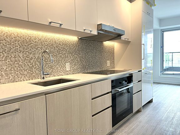 3rd image of 8188 Yonge St #317
