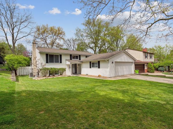 533 Langfield St, Northville, MI 48167