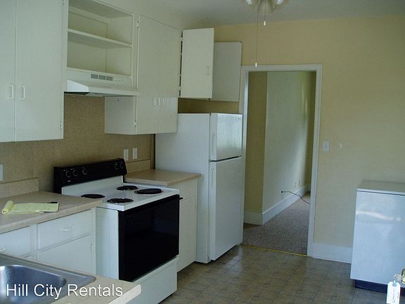 3rd image of 700 Euclid Ave #B