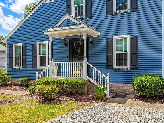 3rd image of 1724 Villageway Dr