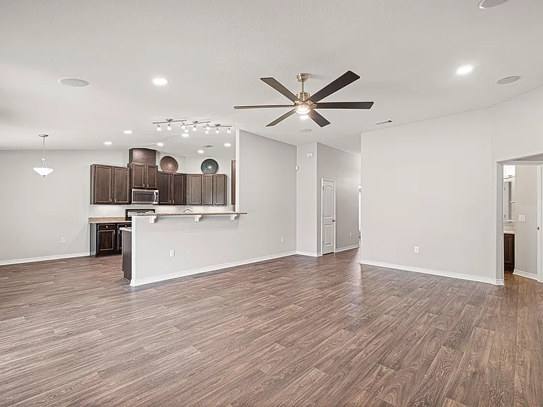 2132 Vizcaya Dr — Photo 16
