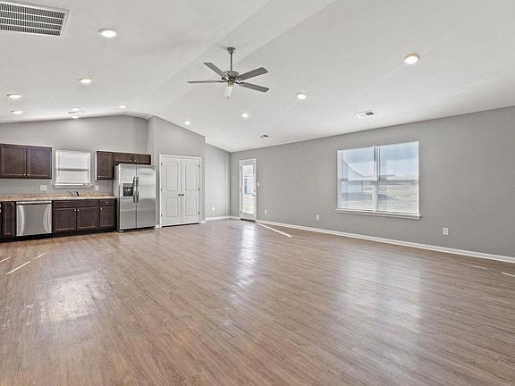 3rd image of 161 Candy Apple Ln
